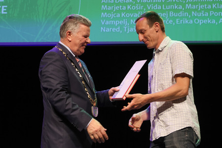 ZLATE PETICE 99b FOTO LJUBO VUKELIČ